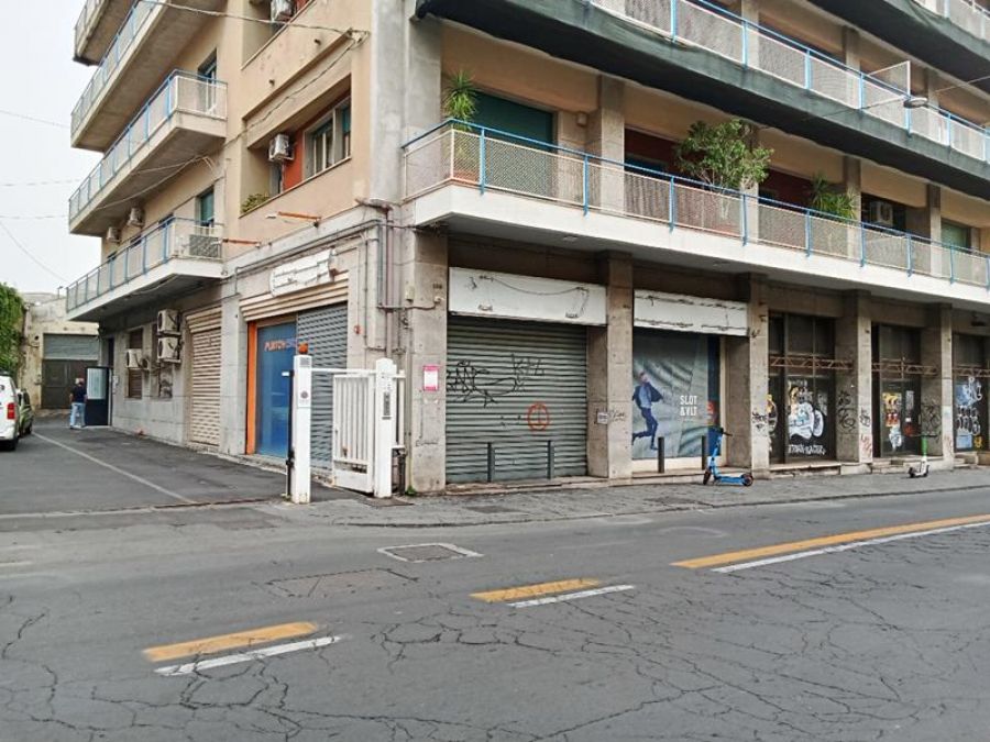 Bottega mq. 200 angolare Viale Libertà